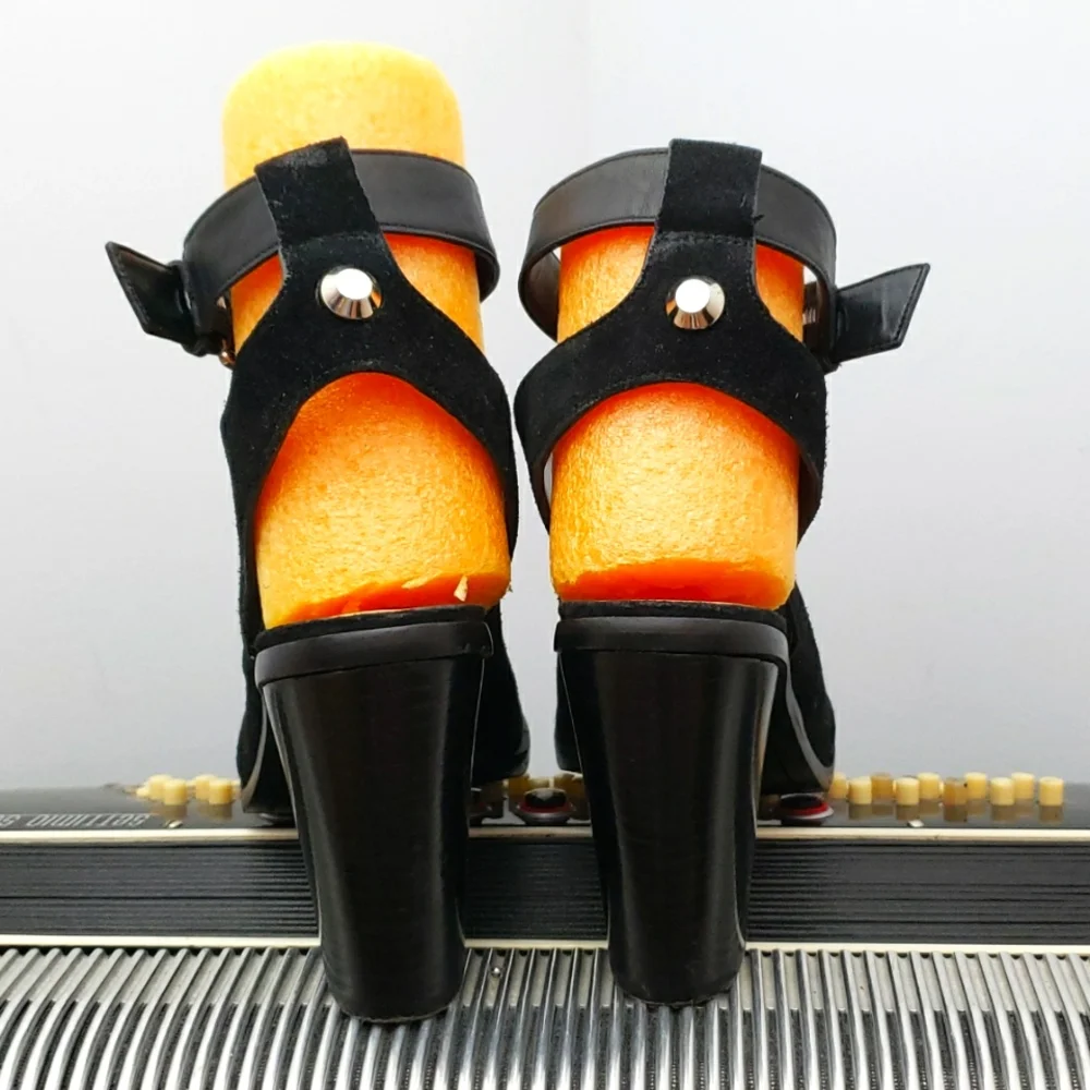 AMAZING MARC FISHER BLACK SUEDE OPEN TOE CHUNKY HEELS W/SEXY ANKLE STRAP…